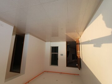 Room in 2 BHK Apartment at Kalpataru Immensa D, Kolshet Road – for Rent