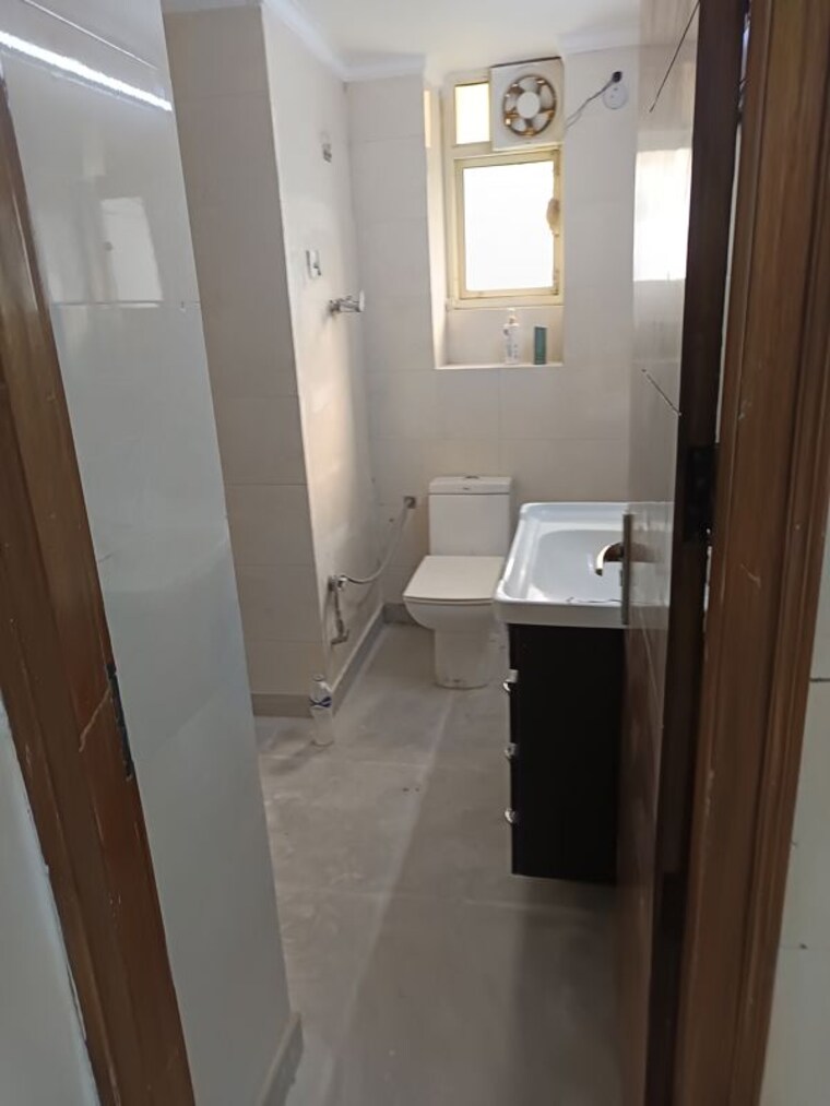 Bathroom, rohini sector 13 2 Bedroom 950 Sq.Ft. Apartment In Rohini Sector 13 Delhi 9725005