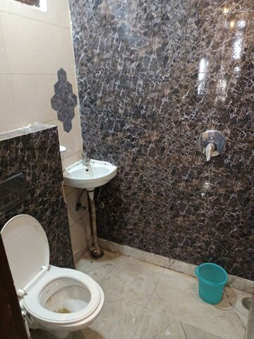 Bathroom in 2 BHK Builder Floor at Rohini Sector 7 – for Rent