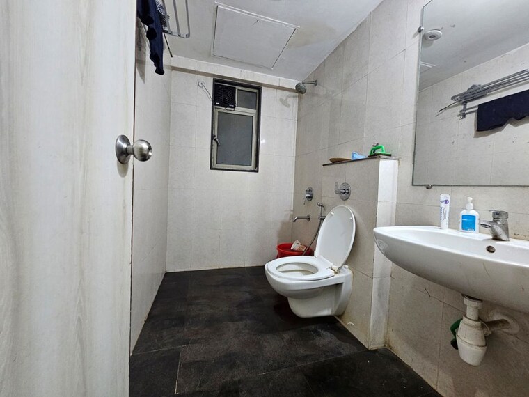 Bathroom, lodha-casa-bella-gold 2 Bedroom 665 Sq.Ft. Apartment In Dombivli East Thane 9725024