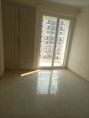 Room in 2 BHK Apartment at Sikka Karnam Greens, Sector 143b – for Rent