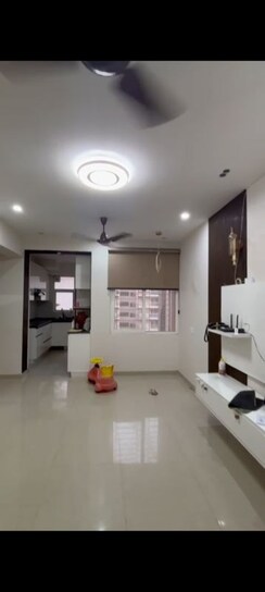 2 BHK Apartment For Rent in Shree Vardhman Green Court