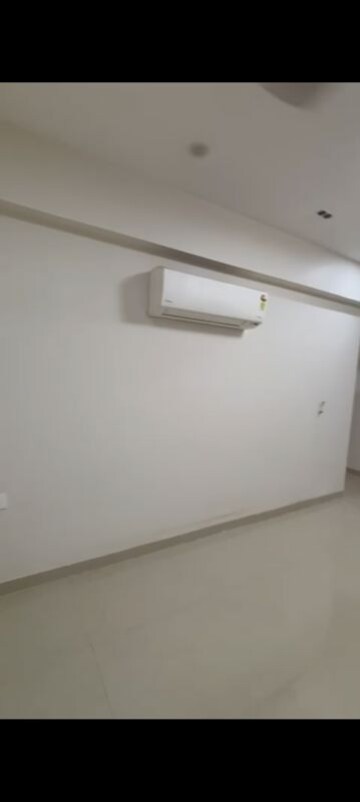 Room in 2 BHK Apartment at Shree Vardhman Green Court, Sector 90 – for Rent