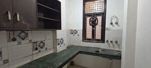 Room in 1 BHK Builder Floor at Mayur Vihar 1 – for Rent