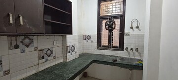 Room in 1 BHK Builder Floor at Mayur Vihar Phase 1 – for Rent