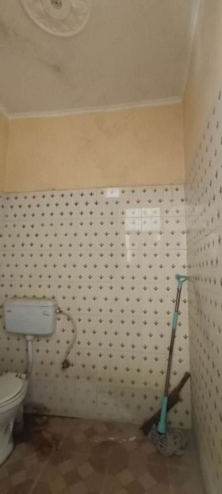 Bathroom, patiala road 1 RK 100 Sq.Yd. Independent House In Patiala Road Zirakpur 9725074