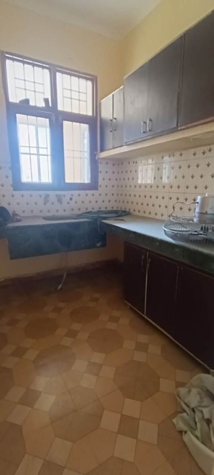 Kitchen, patiala road 1 RK 100 Sq.Yd. Independent House In Patiala Road Zirakpur 9725074