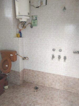 Bathroom in 1 BHK Independent House at Aliganj Plaza, Aliganj – for Rent