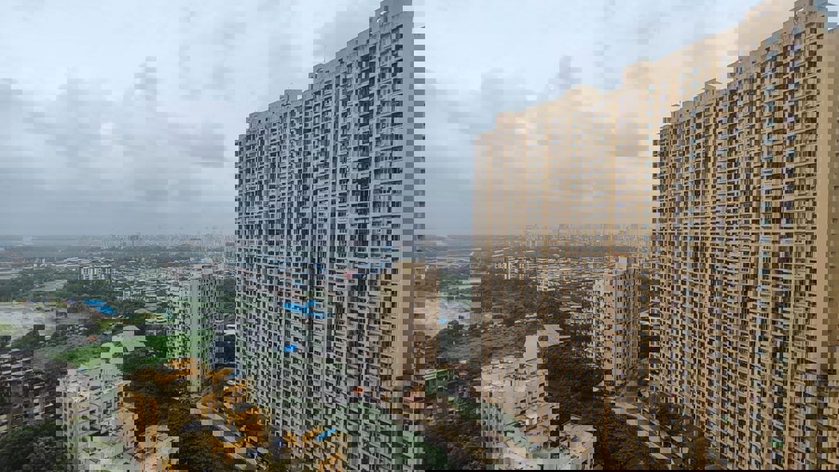 2 BHK + Pooja Room 730 Sq.Ft. Apartment in Rustomjee Urbania Azziano