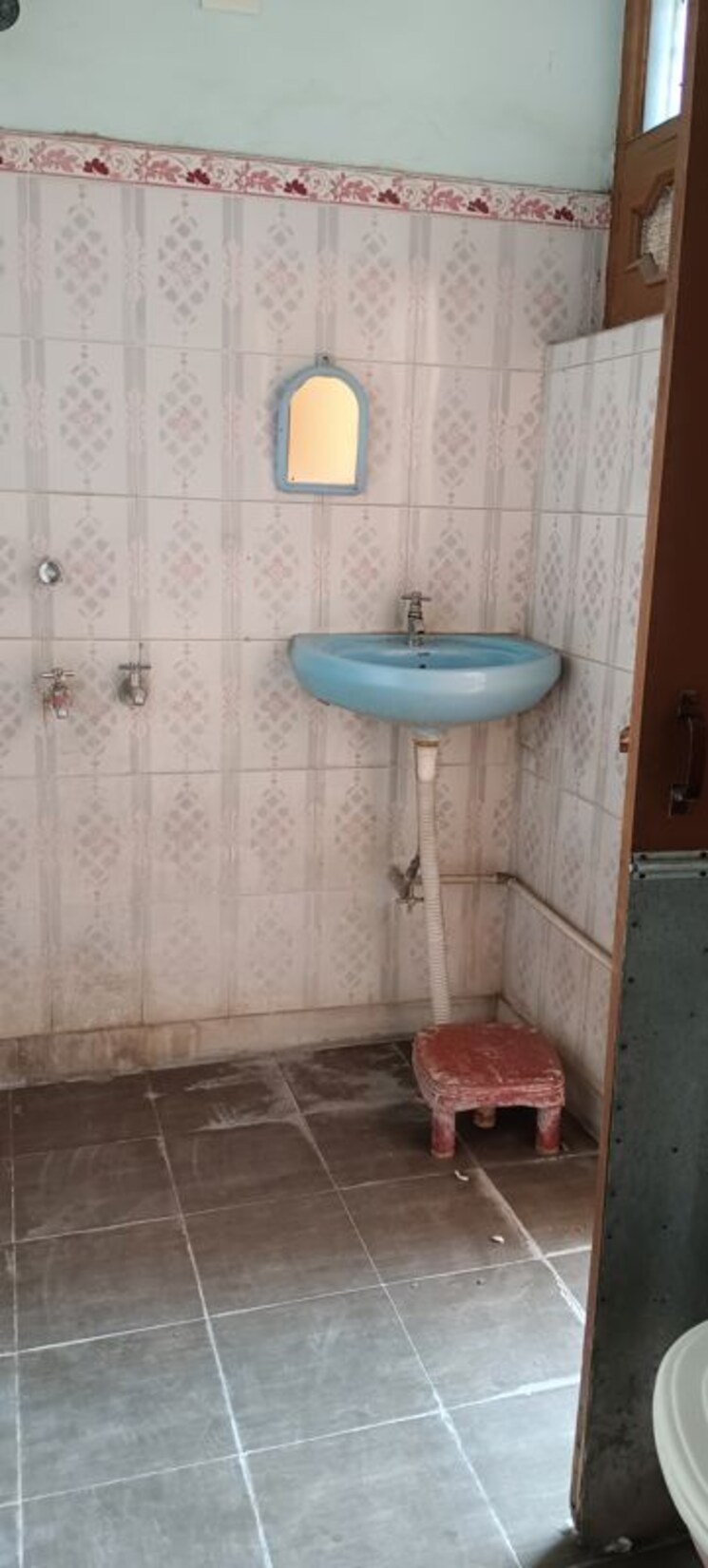 Bathroom, patiala road 1.5 Bedroom 100 Sq.Yd. Independent House In Patiala Road Zirakpur 9725096