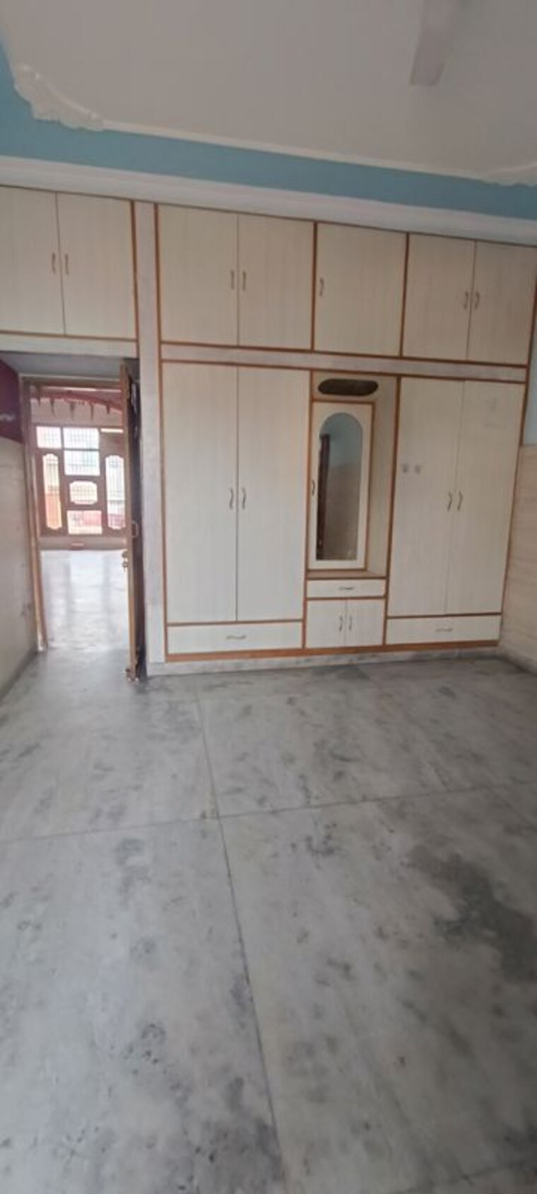 Room, patiala road 1.5 Bedroom 100 Sq.Yd. Independent House In Patiala Road Zirakpur 9725096