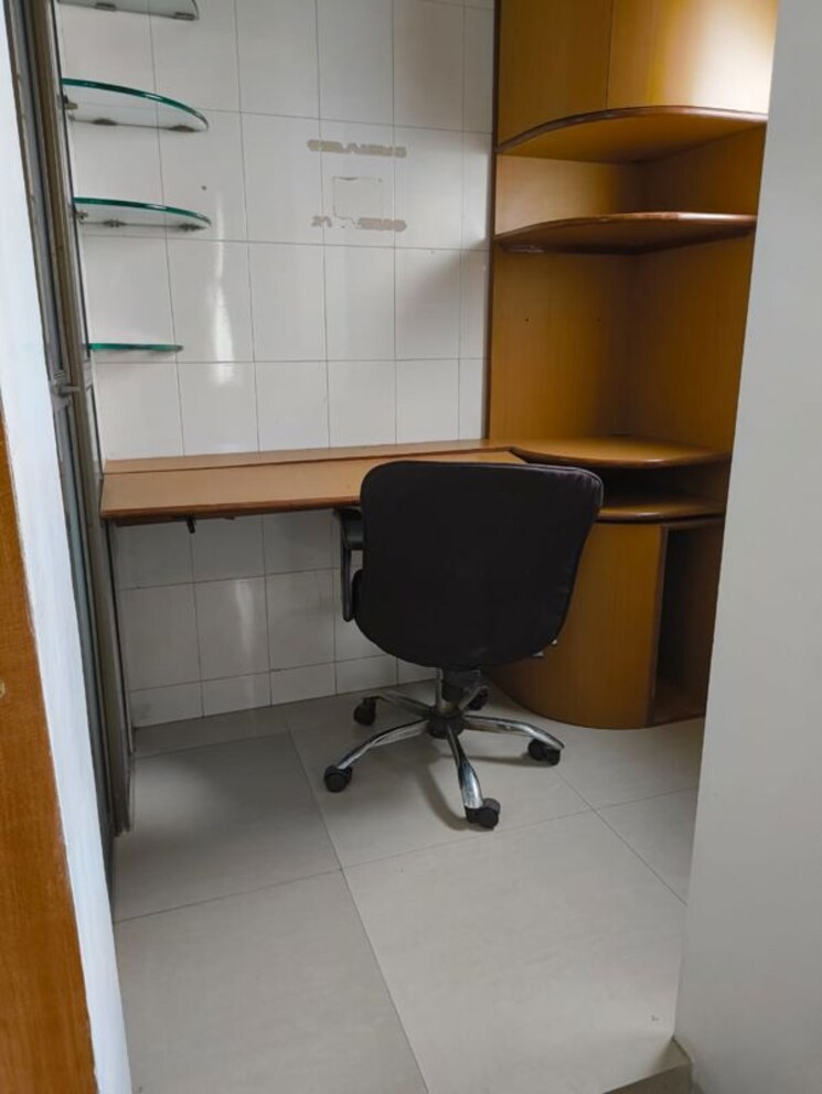 Bathroom, hiranandani-garden-brentwood 2 Bedroom 800 Sq.Ft. Apartment In Powai Mumbai 9725111