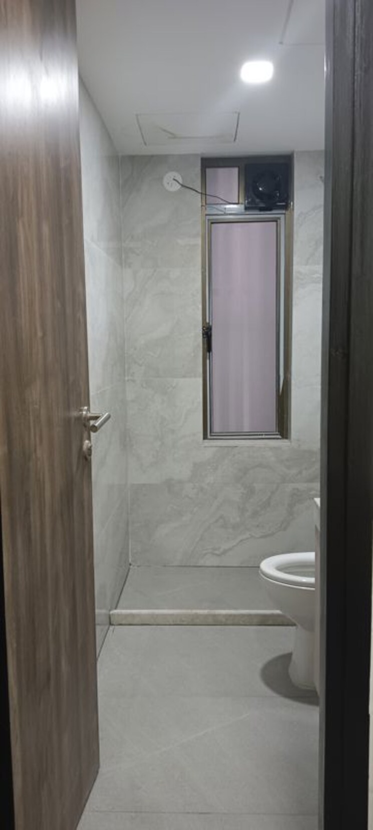 Bathroom, hubtown-ruby 3 Bedroom 1250 Sq.Ft. Apartment In Andheri West Mumbai 9725120