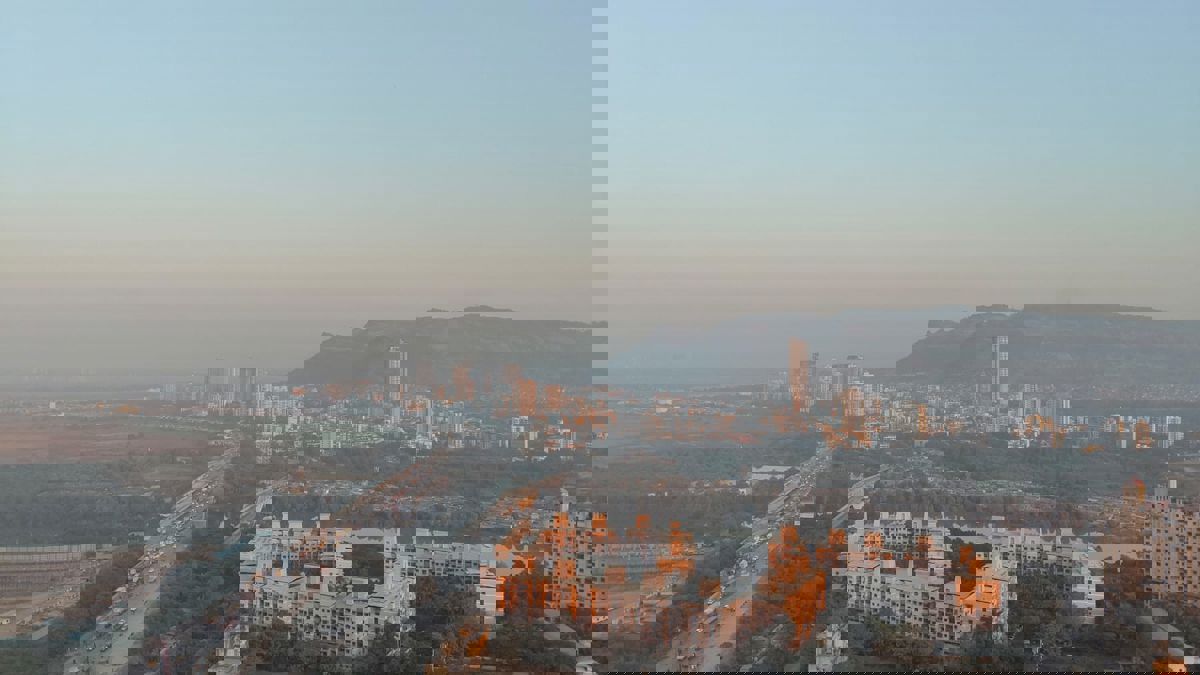 3 BHK + Pooja Room 990 Sq.Ft. Apartment in Rustomjee Urbania Azziano