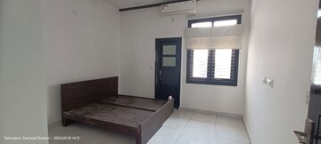 Room in 4 BHK Independent House at Sahastradhara Road – for Sale