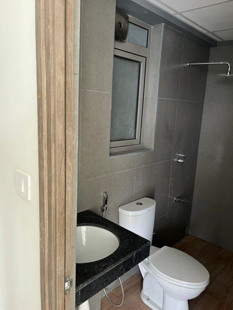 Bathroom, lodha-luxuria 2 Bedroom 1044 Sq.Ft. Apartment In Majiwada Thane 9725147