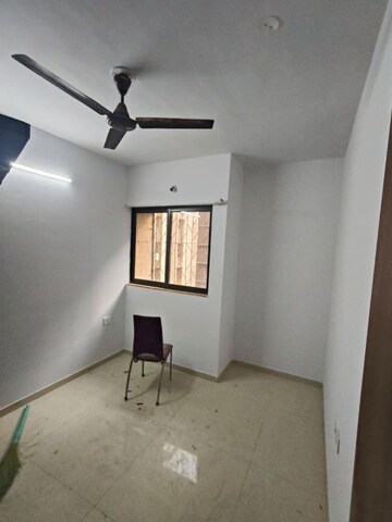 Room in 2.5 BHK Apartment at Lodha Palava Downtown, Dombivli East – for Rent