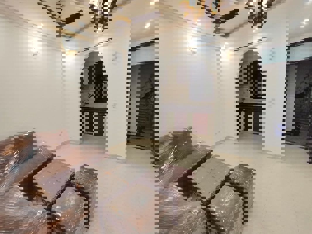 2 BHK Apartment For Rent in Saket