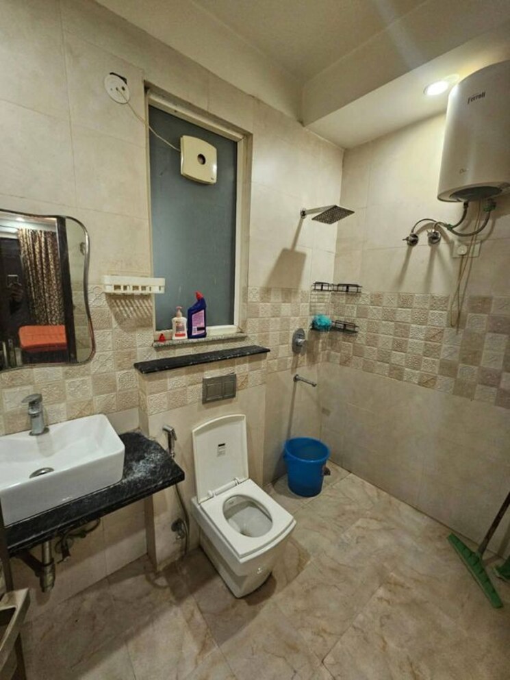Bathroom, saket 3 Bedroom 1600 Sq.Ft. Apartment In Saket Delhi 9725184