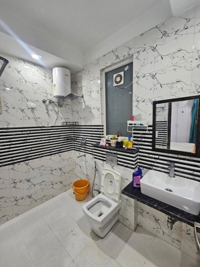 Bathroom, saket 3 Bedroom 1600 Sq.Ft. Apartment In Saket Delhi 9725184