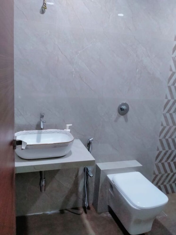 Bathroom, supreme-shree-shreyas-chs 2 Bedroom 729 Sq.Ft. Apartment In Santacruz East Mumbai 9725199