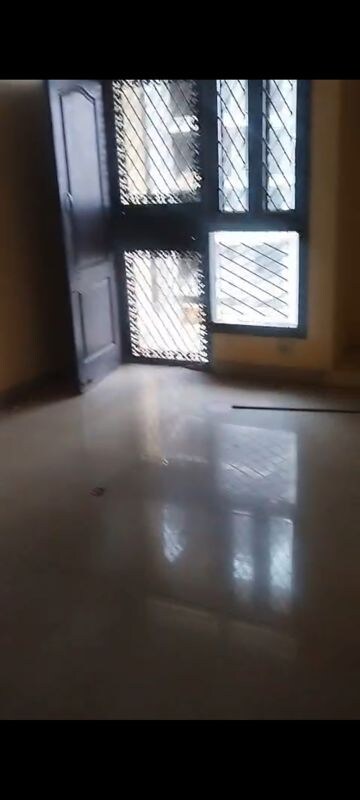 Room in 3 BHK Apartment at Quantum Homes, Raj Nagar Extension – for Rent