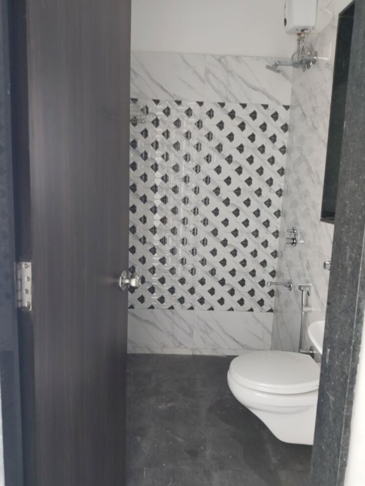 Washroom, uk-iridium 2 Bedroom 568 Sq.Ft. Apartment In Kandivali East Mumbai 9725211