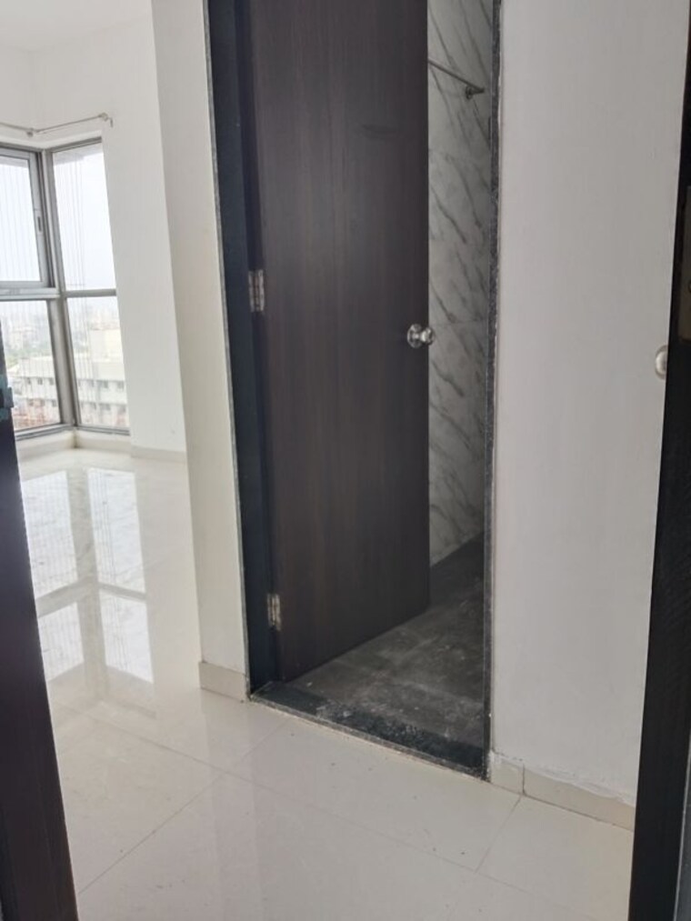 Washroom, uk-iridium 2 Bedroom 568 Sq.Ft. Apartment In Kandivali East Mumbai 9725211