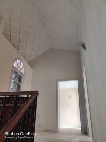 Furnished Amenities in 3 BHK Apartment at Orchid Petals, Sector 49 – for Rent