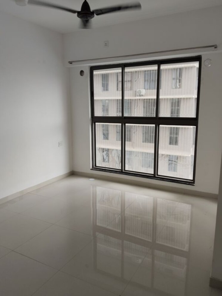 Room, uk-iridium 1 Bedroom 410 Sq.Ft. Apartment In Kandivali East Mumbai 9725280