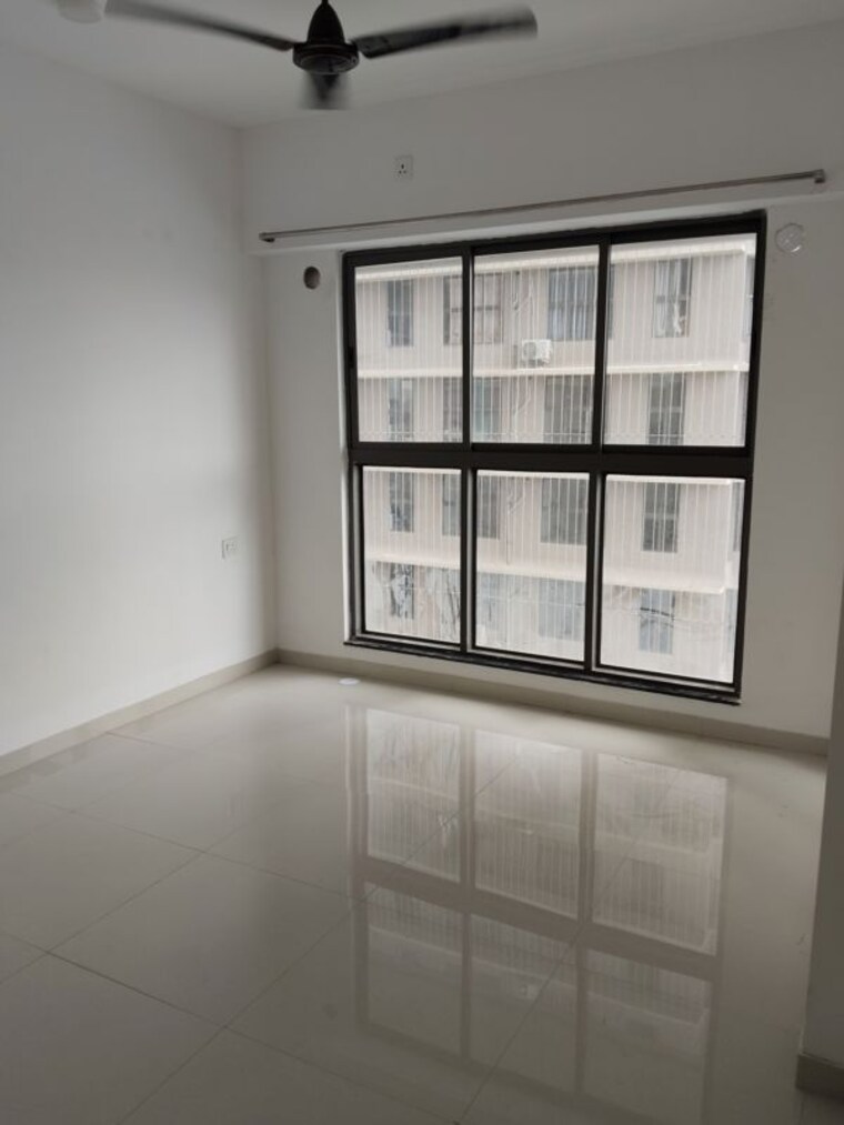 Room, uk-iridium 1 Bedroom 410 Sq.Ft. Apartment In Kandivali East Mumbai 9725280