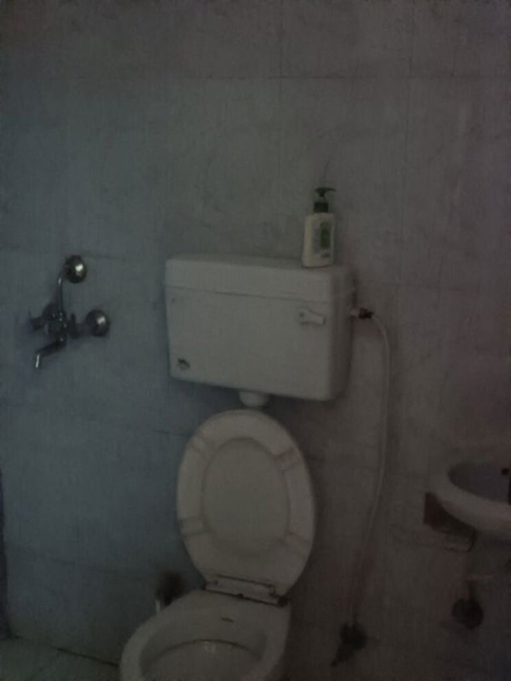 Bathroom, dhakoli 4 Bedroom 100 Sq.Yd. Builder Floor In Dhakoli Zirakpur 9725299