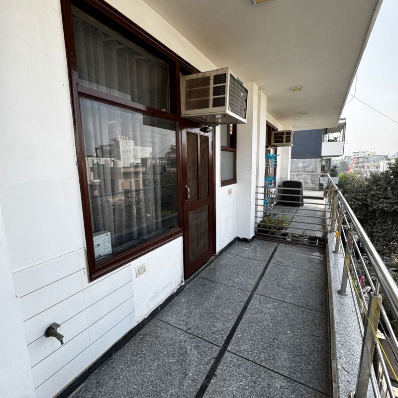 1 BHK + Extra Room Builder Floor For Rent in Huda Staff Colony