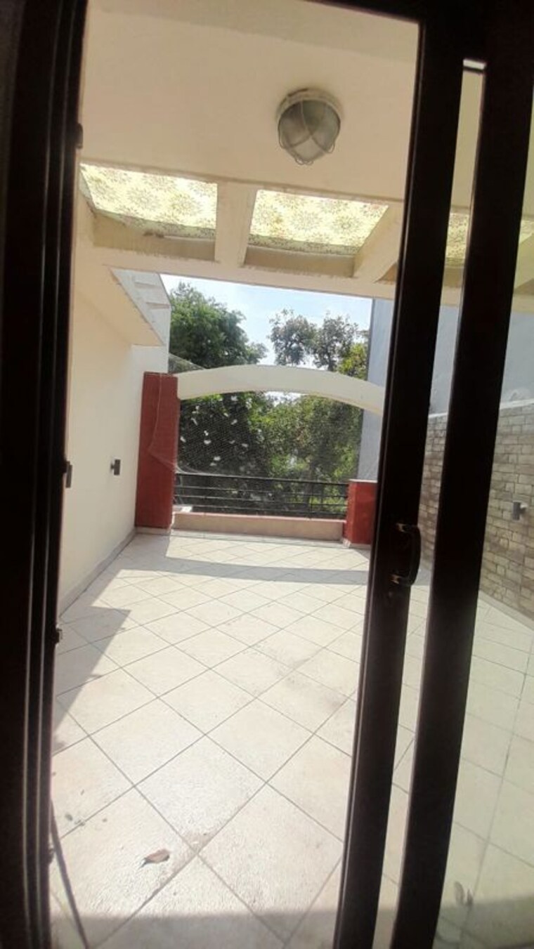 Balcony, unitech-nirvana-country-cedar-crest 4 Bedroom 360 Sq.Yd. Villa In Sector 50 Gurgaon 9725332