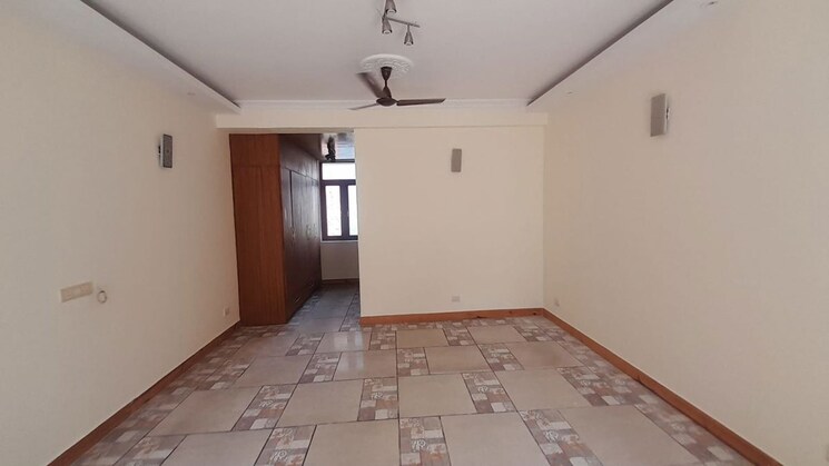 Room, unitech-nirvana-country-cedar-crest 4 Bedroom 360 Sq.Yd. Villa In Sector 50 Gurgaon 9725332