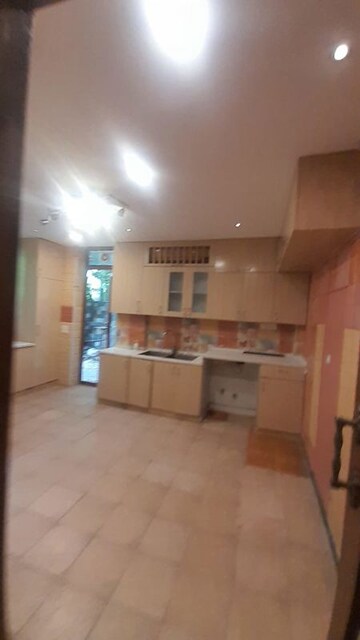 Kitchen in 4 BHK Villa at Unitech Nirvana Country Cedar Crest, Sector 50 – for Rent