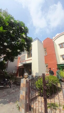 4 BHK + Pooja Room,Servant Room,Study Room,Extra Room Villa For Rent in Nirvana Country Birch Court