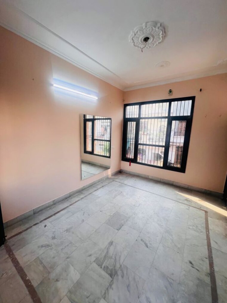 Room, dhakoli 3 Bedroom 150 Sq.Ft. Builder Floor In Dhakoli Zirakpur 9725375
