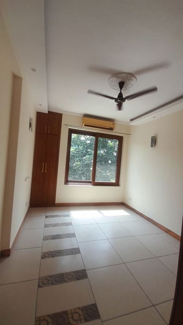 Room, unitech-deerwood-chase 4 Bedroom 360 Sq.Yd. Villa In Nirvana Country Gurgaon 9725384