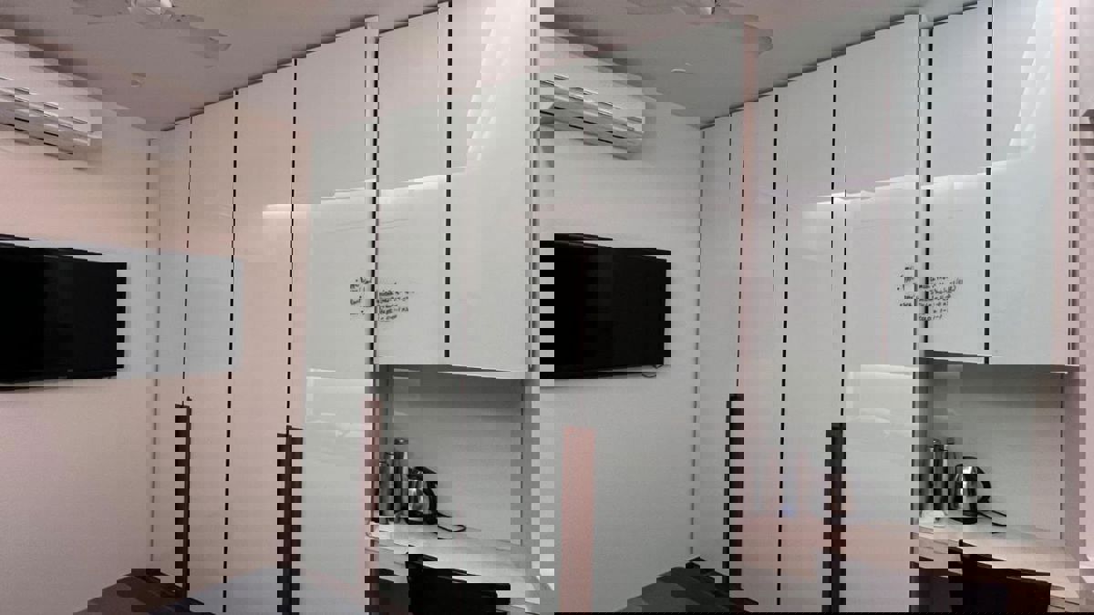 1.5 BHK Apartment For Sale in Lady Ratan Tower