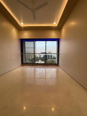 Room in 3 BHK Apartment at Gurukul CHS Matunga, Matunga East – for Rent