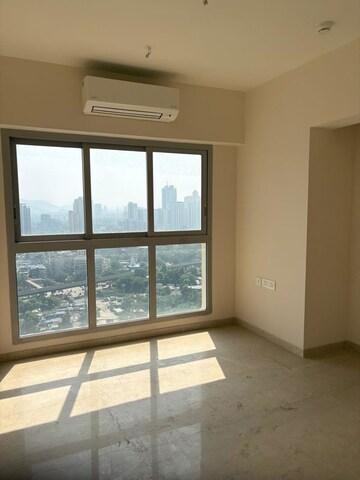 Room in 2 BHK Apartment at Piramal Vaikunth, Balkum Pada – for Rent