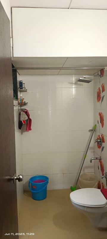 Furnished Amenities in 2 BHK Apartment at Dosti Florentine, Wadala – for Sale