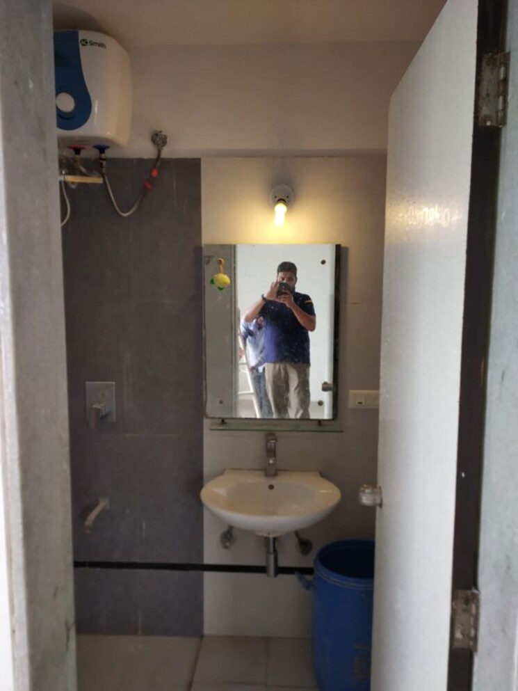 Bathroom, kakkad-madhuban 2 Bedroom 960 Sq.Ft. Apartment In Balewadi Pune 8929802