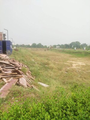  Plot For Sale in Sector 76