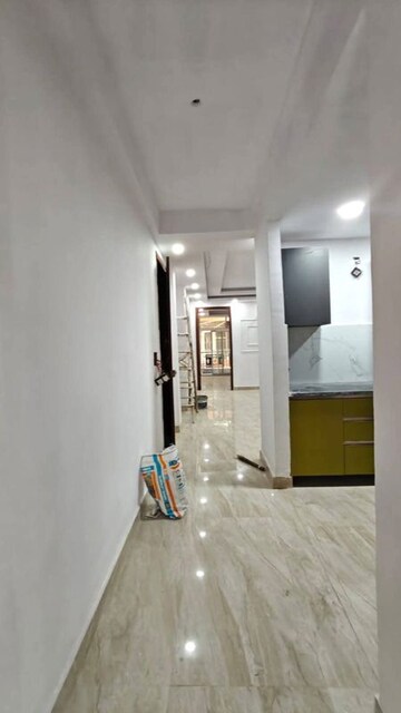 Room in 2 BHK Apartment at Chattarpur – for Rent