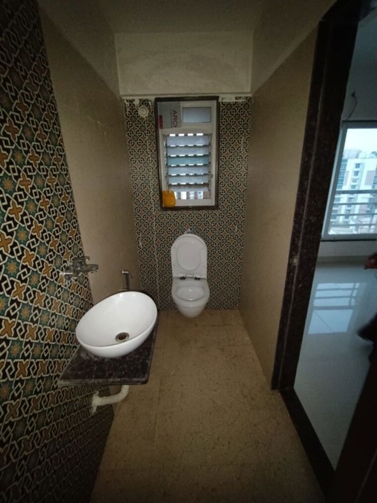 Bathroom, chembur 2 Bedroom 690 Sq.Ft. Apartment In Chembur Mumbai 9725475