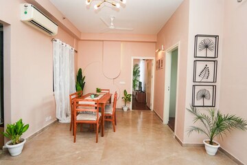 Living Room in 2.5 BHK Apartment at Microtek Greenburg, Sector 86 – for Rent