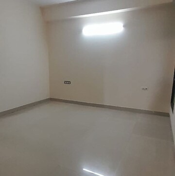 Room in 3 BHK Apartment at Oxirich Avenue, Ahinsa Khand 2 – for Rent