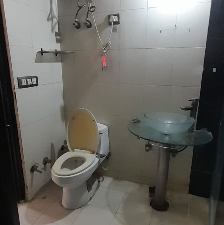 Bathroom, oxirich-avenue 3 Bedroom 1761 Sq.Ft. Apartment In Ahinsa Khand 2 Ghaziabad 9725516